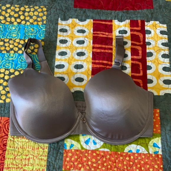 NWOT vanity fair bra - Picture 1 of 5